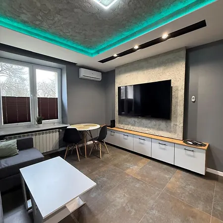 Centrum 3-pokojowy Klimatyzacja Nr 4 *