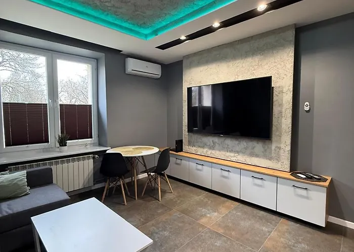 Centrum 3-pokojowy Klimatyzacja Nr 4 *