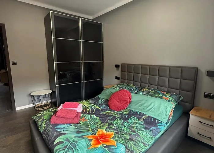 Centrum 3-pokojowy Klimatyzacja Nr 4 *